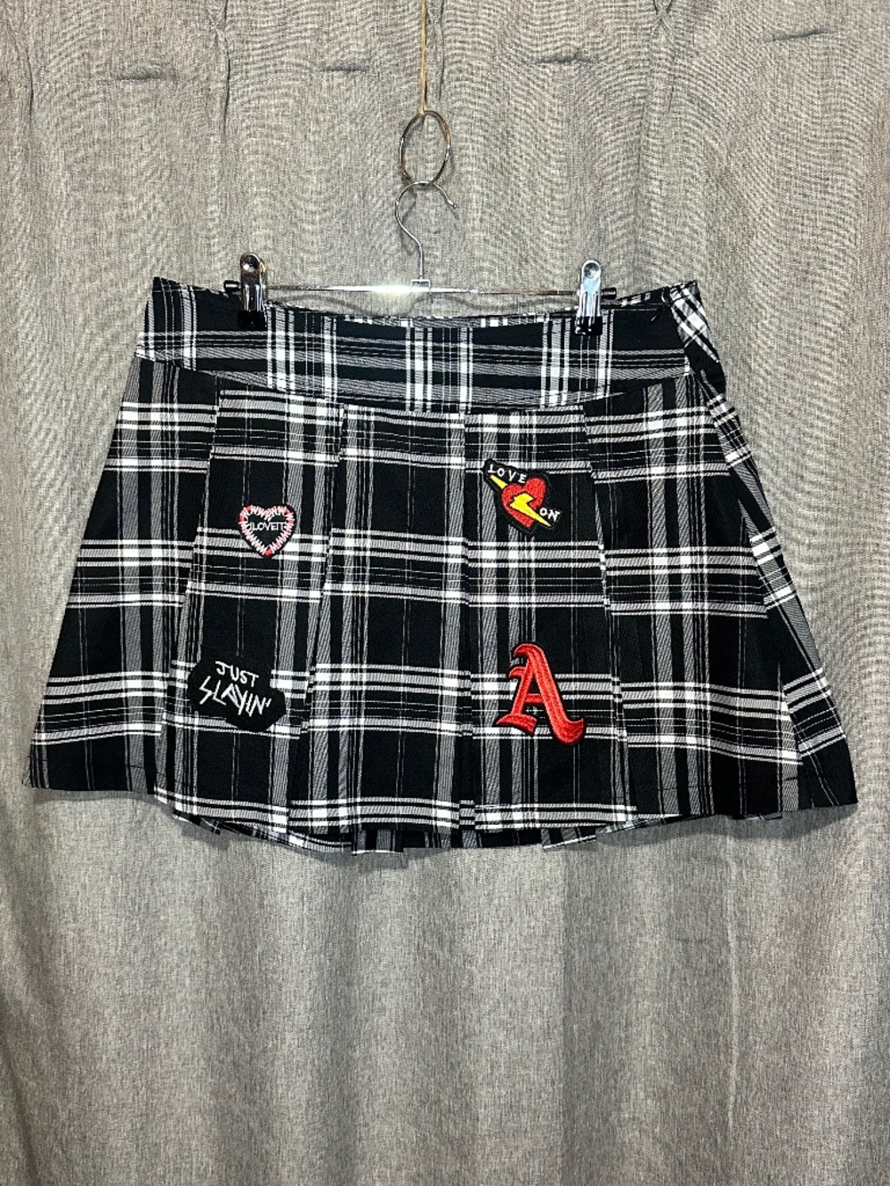No Boundaries Black & White Plaid Pleated Mini Skirt Patches Juniors Size L 11-1